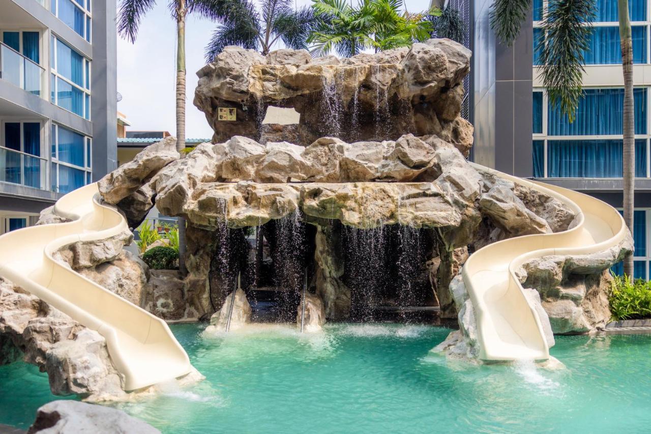 Azure Hotel Pattaya Exterior foto