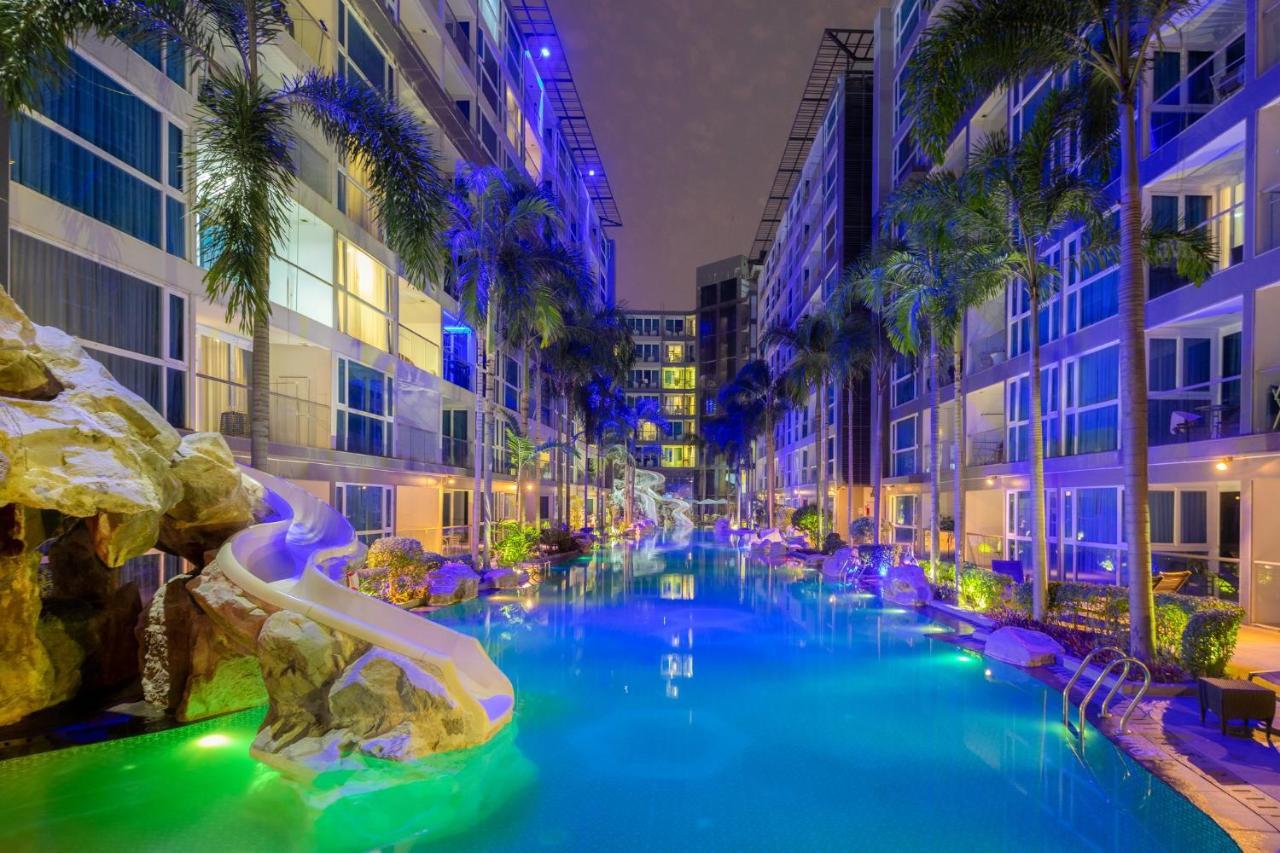 Azure Hotel Pattaya Exterior foto