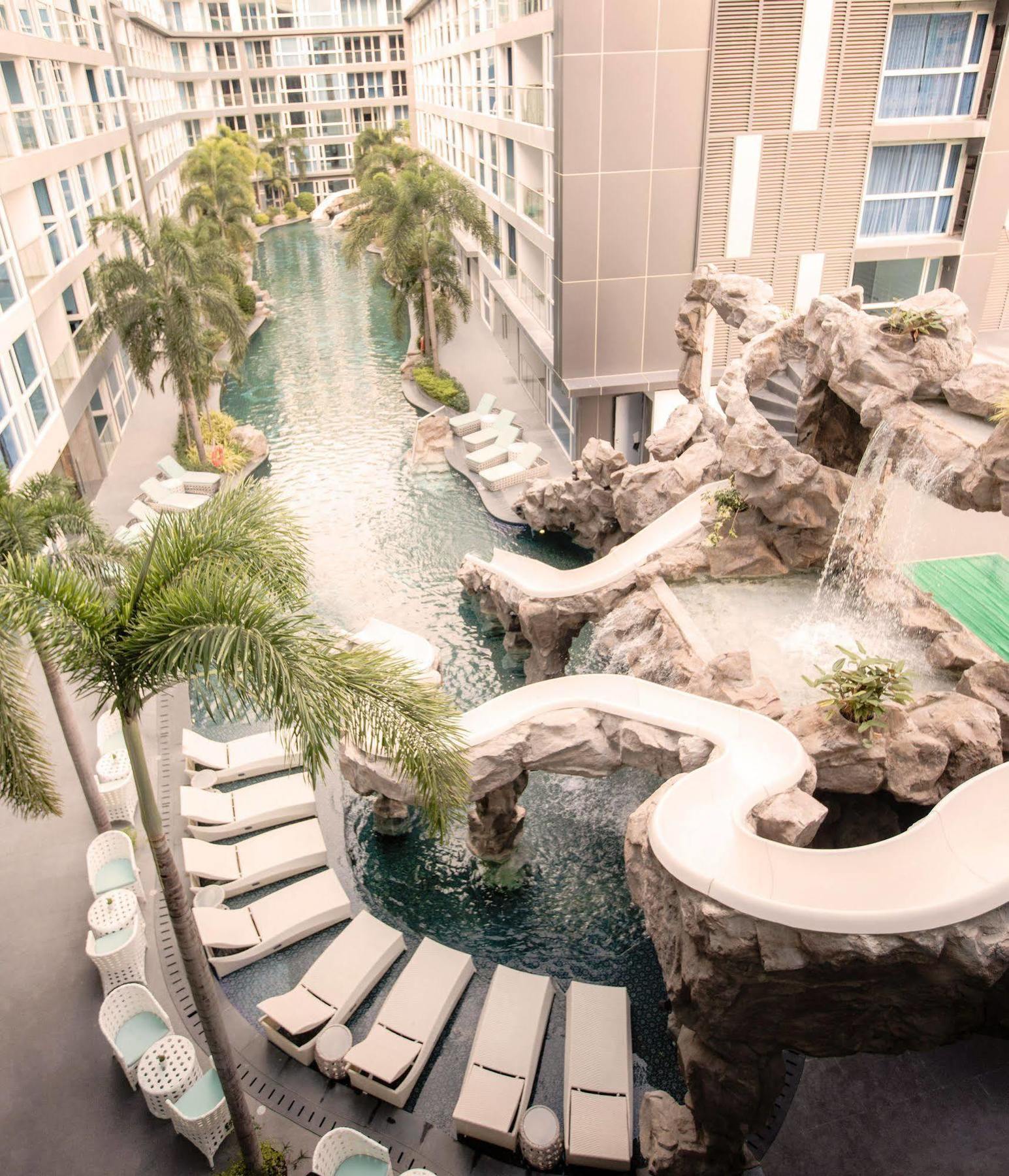 Azure Hotel Pattaya Exterior foto