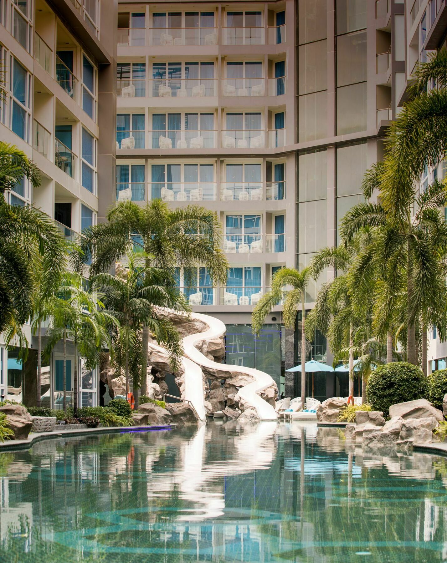 Azure Hotel Pattaya Exterior foto